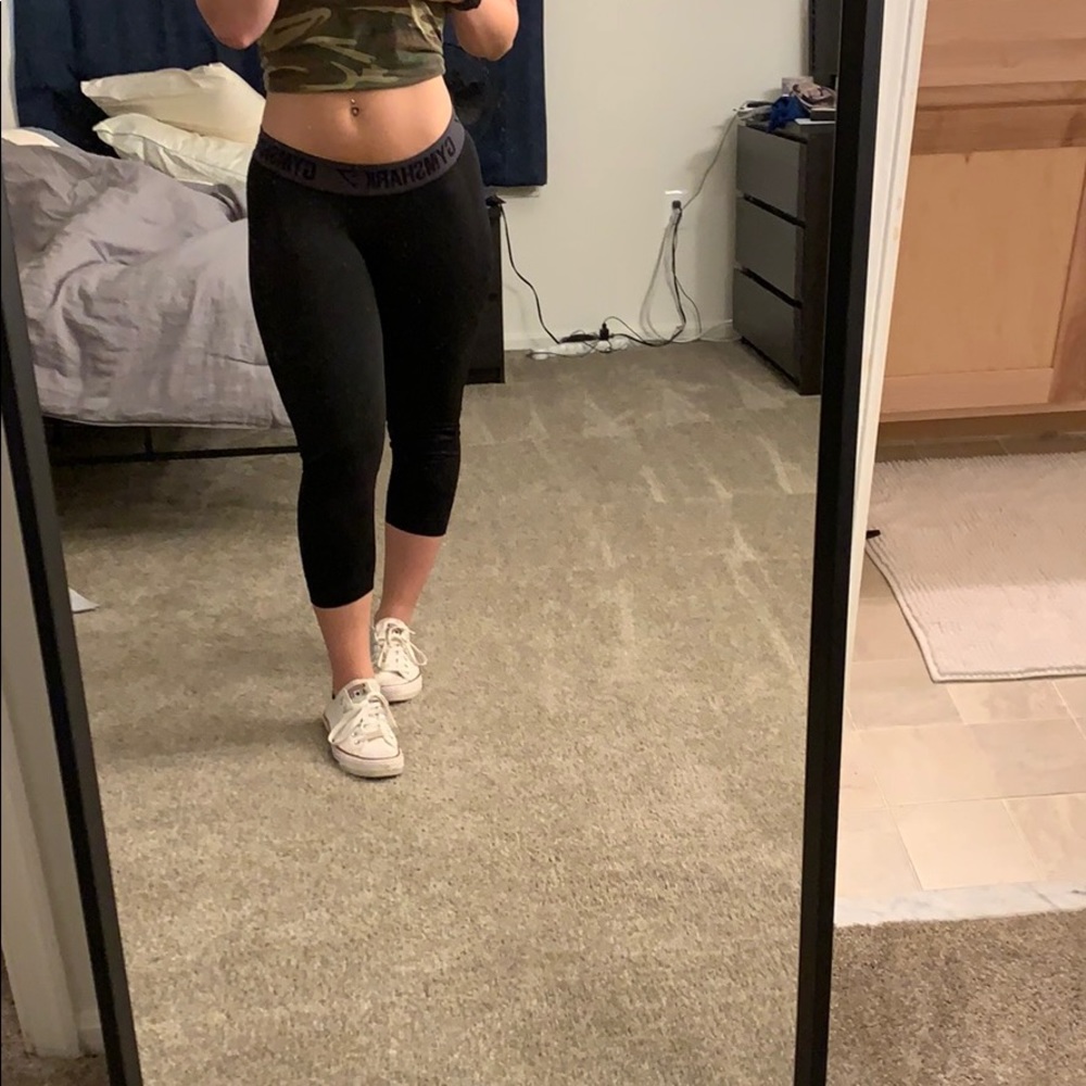 Black Gymshark Cropped leggings